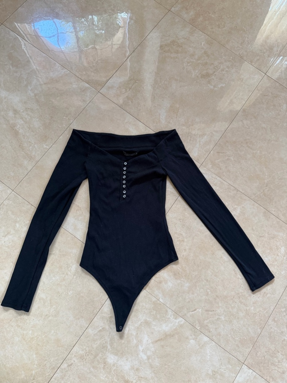 Abercrombie & Fitch Black Long Sleeve Off-Shoulder Bodysuit